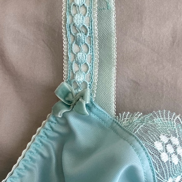 Bra - Picture 3 of 5